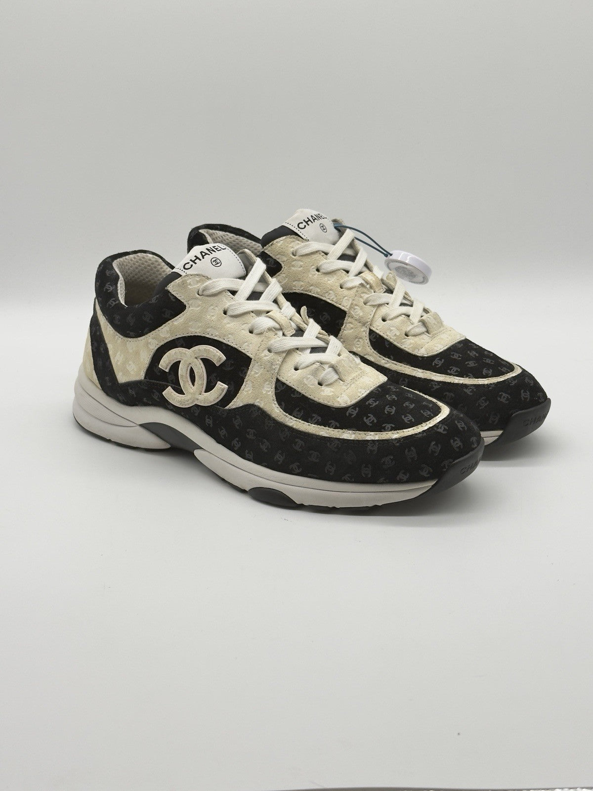 Size 10 - CHANEL CC Embossed Logo Black White