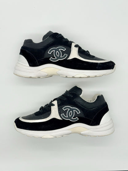 Size 8 - Chanel Sneaker Black White