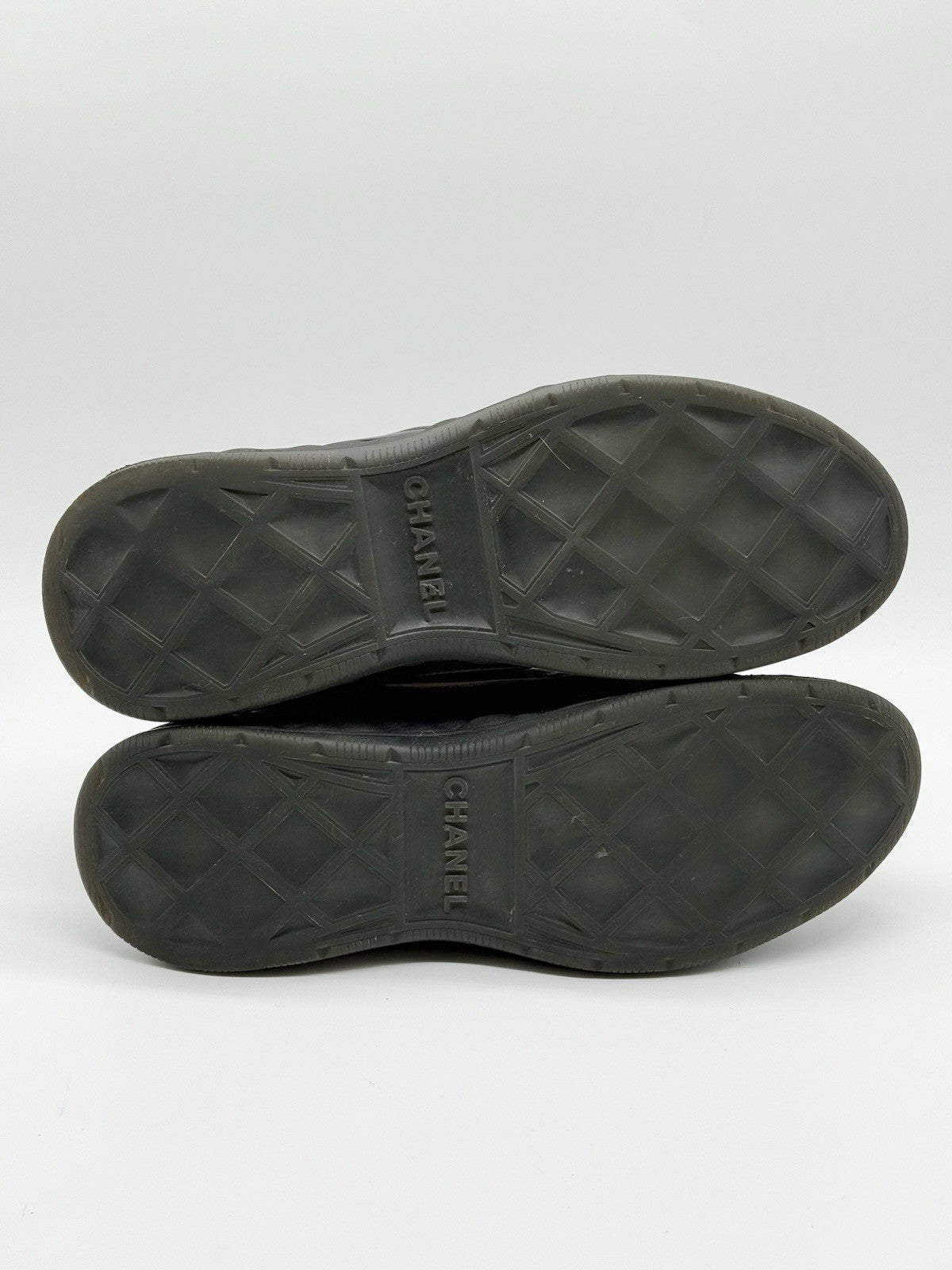 Size 11 - CHANEL high-top Boot Sneakers Black