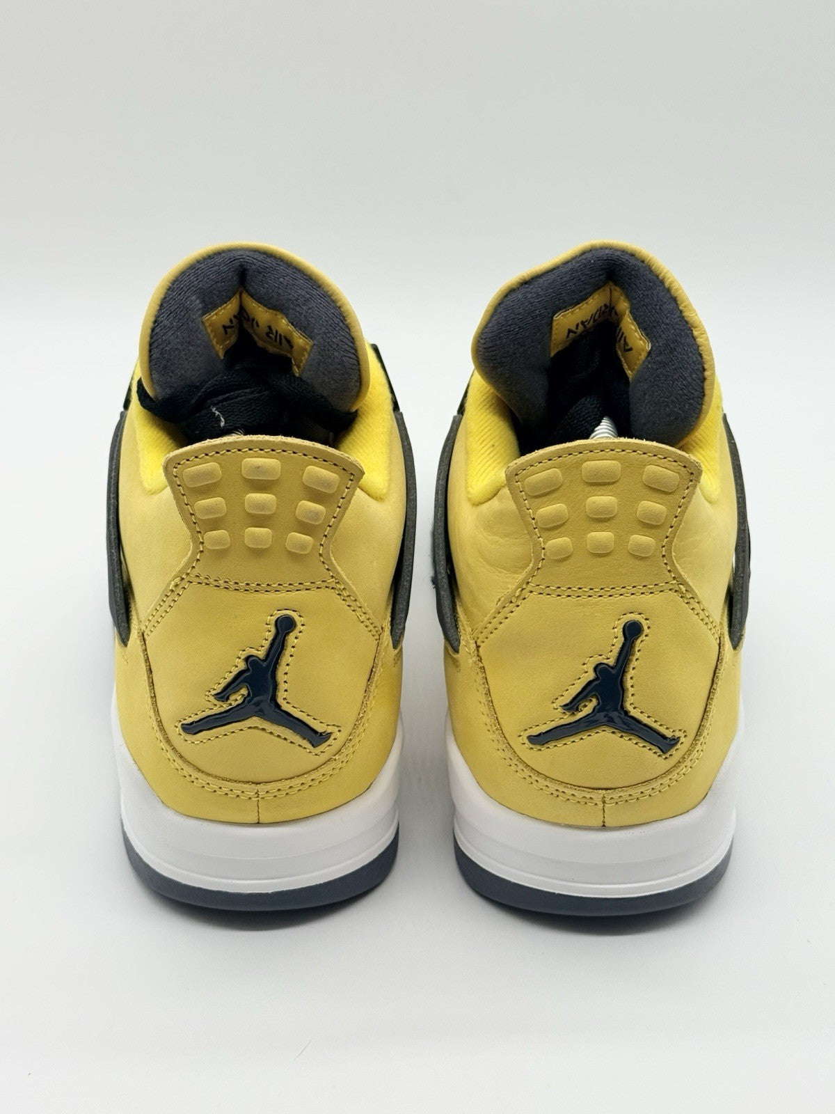 Size 9 - Jordan 4 Retro Mid Lightning