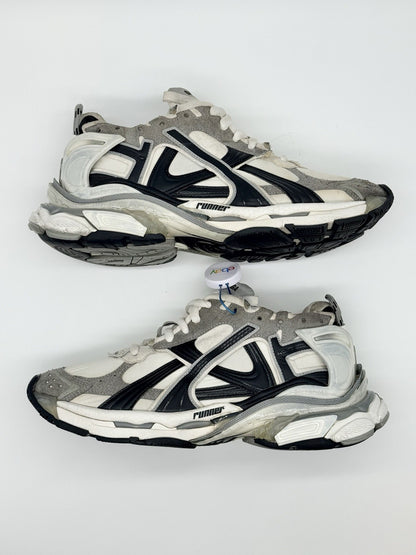 Size 9 - Balenciaga Runner Sneaker White Black