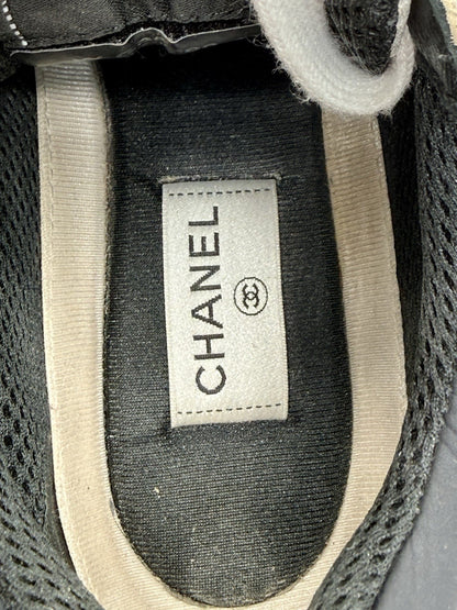 Size 8 - Chanel CC Logo Sneaker White Black