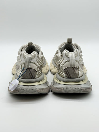 Size 10 - Balenciaga 3XL Sneaker Worn-Out - Light Beige
