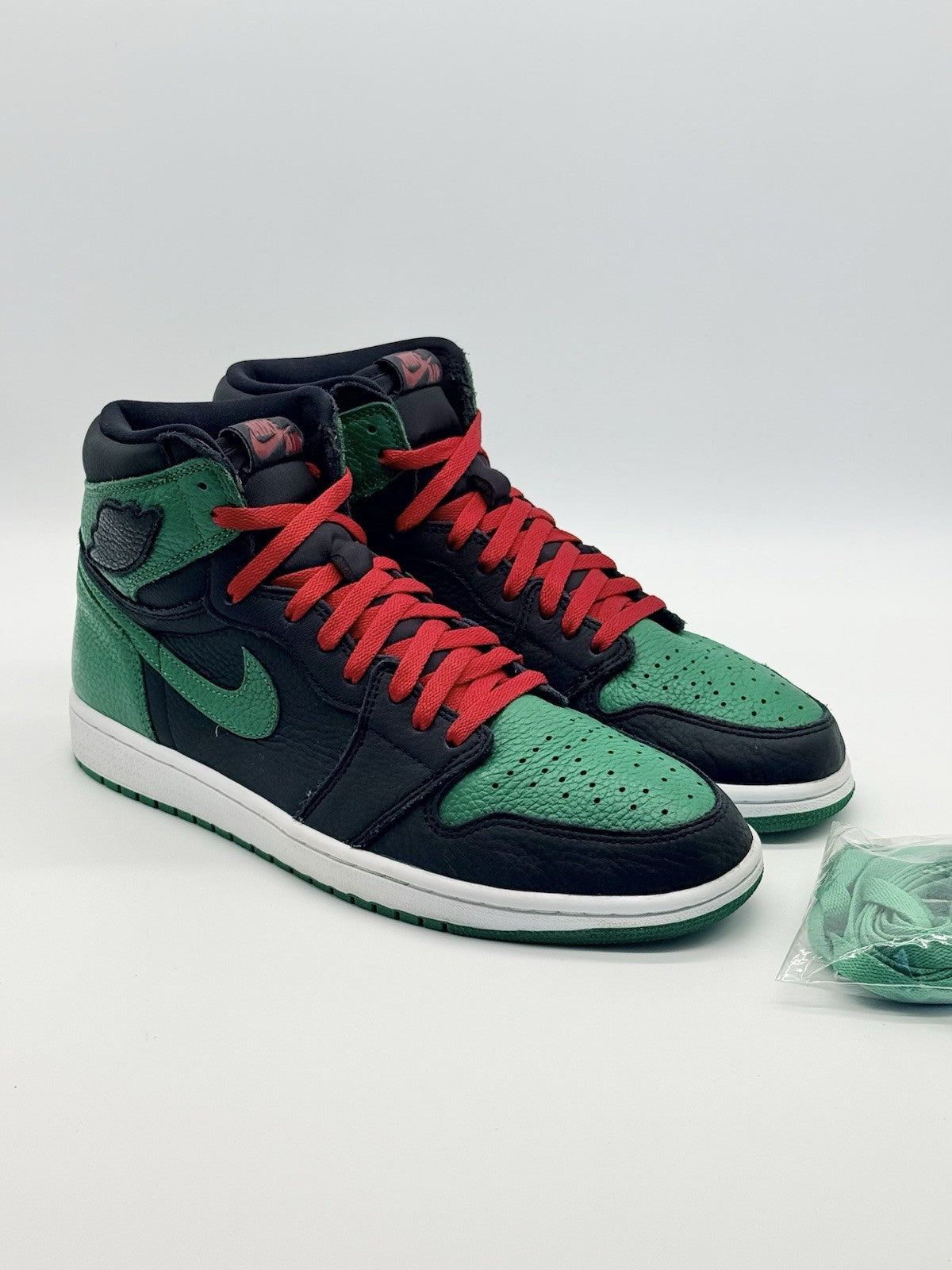 Size 10.5 - Jordan 1 Retro OG High Pine Green 2.0