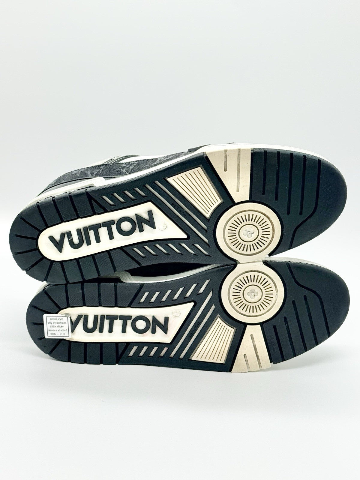 Size 10.5 - Louis Vuitton Trainer Low Black