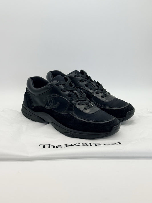 Size 10 - CHANEL CC Logo Low Black