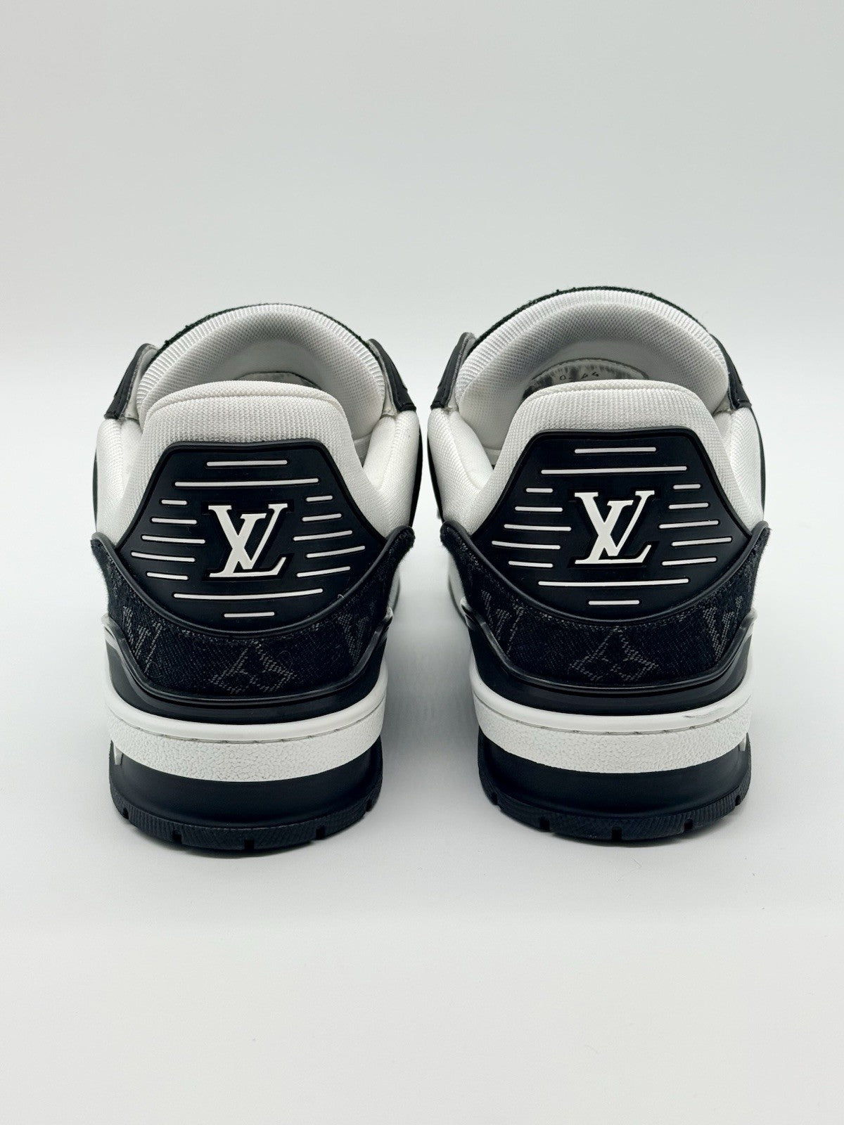 Size 9 - Louis Vuitton Trainer Low Monogram Denim