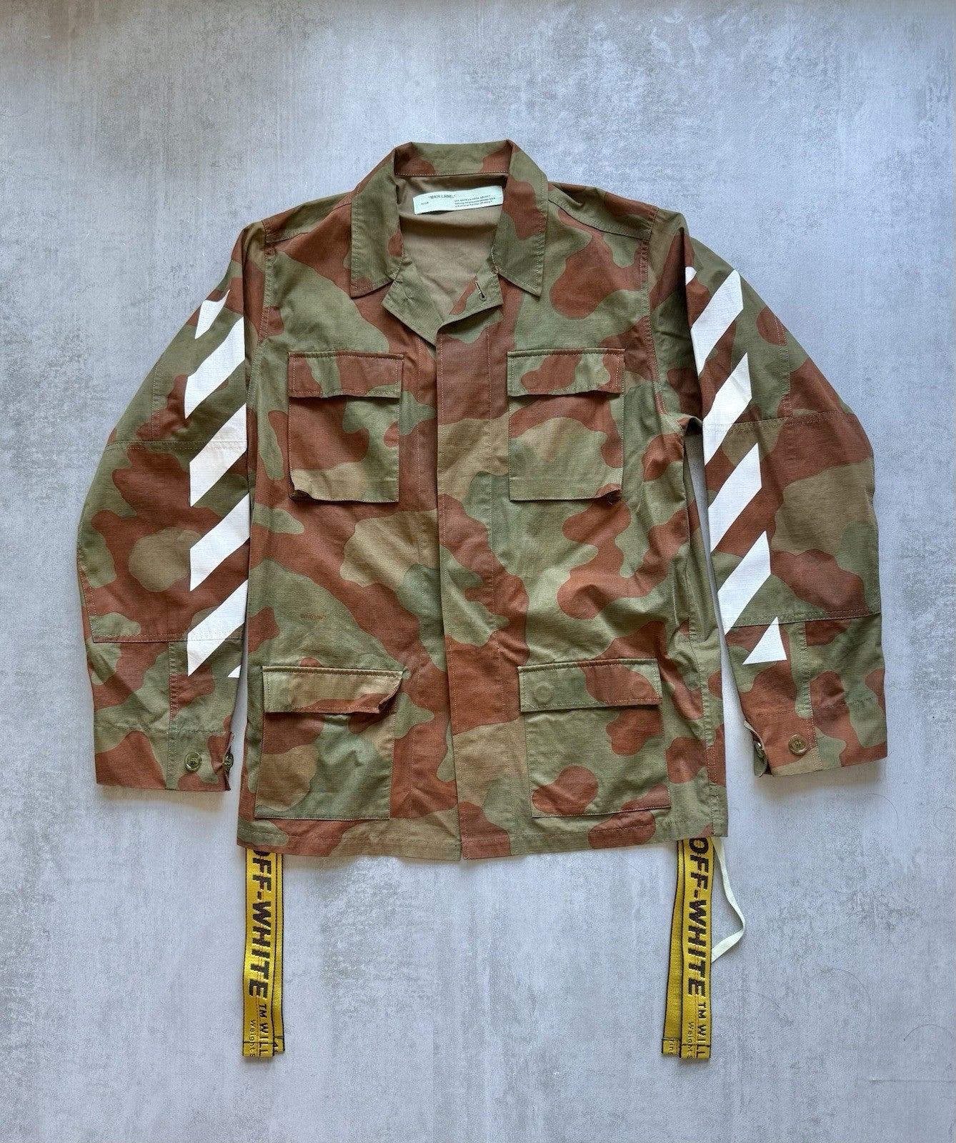 Size M - Off-white Camo Jacket