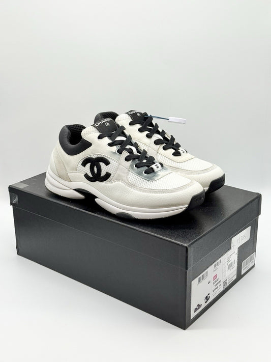 Size 11 - Chanel Sneaker CC Logo White Black