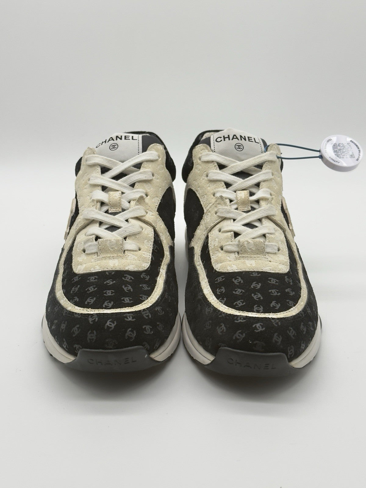 Size 10 - CHANEL CC Embossed Logo Black White