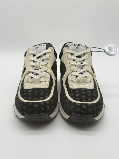 Size 10 - CHANEL CC Embossed Logo Black White