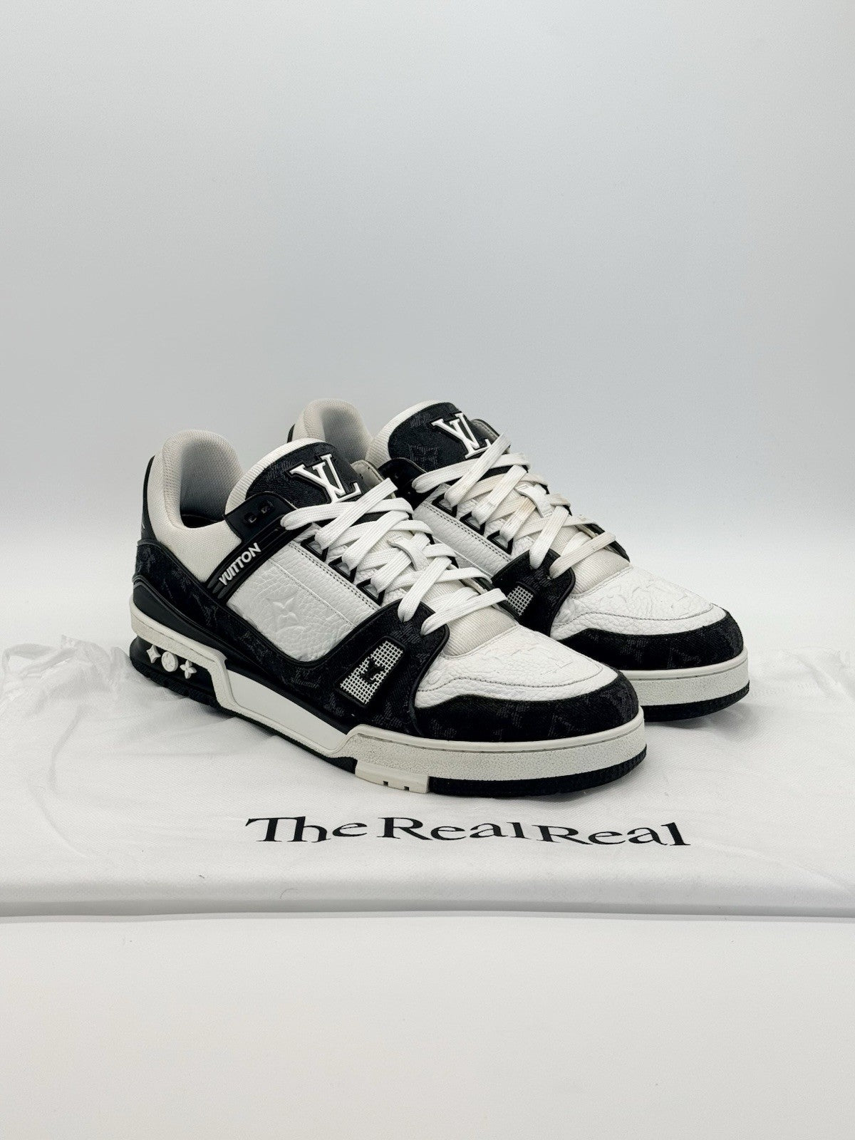 Size 9.5 - Louis Vuitton Trainer Low Black