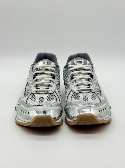 WORN ONCE Size 10 - Bottega Veneta Orbit Sneakers Silver/White