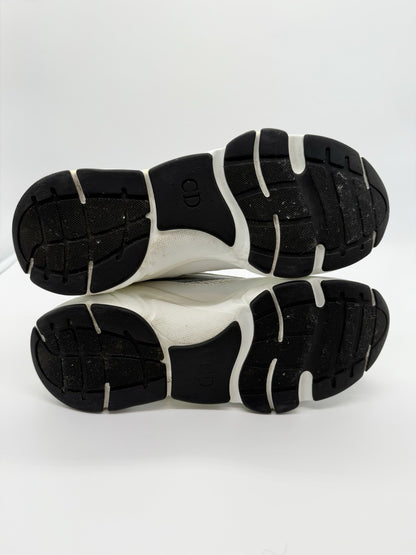 Size 9 - Dior B22 White