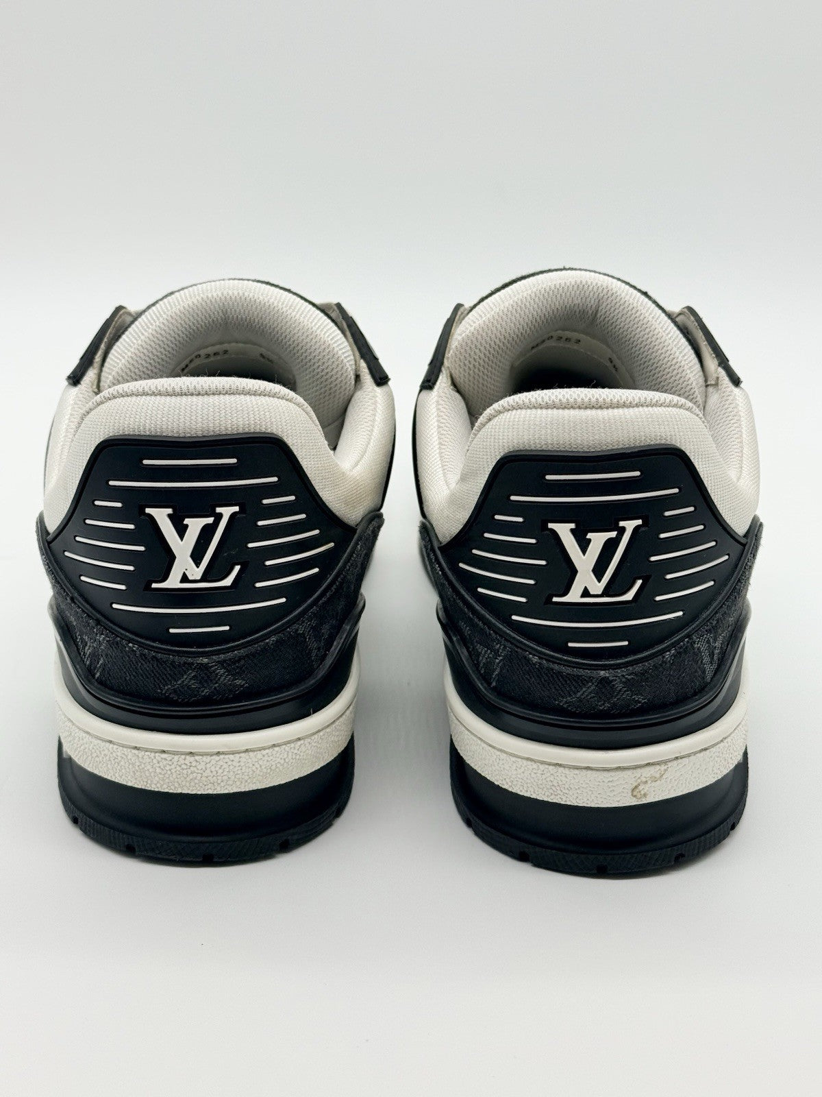 Size 10.5 - Louis Vuitton Trainer Low Black