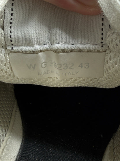 Size 10 - CHANEL CC Embossed Logo Black White