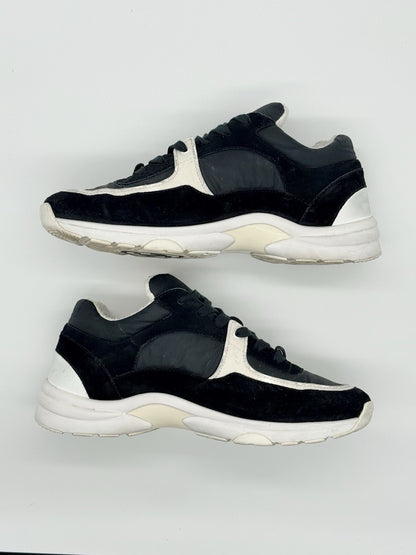 Size 8 - Chanel Sneaker Black White