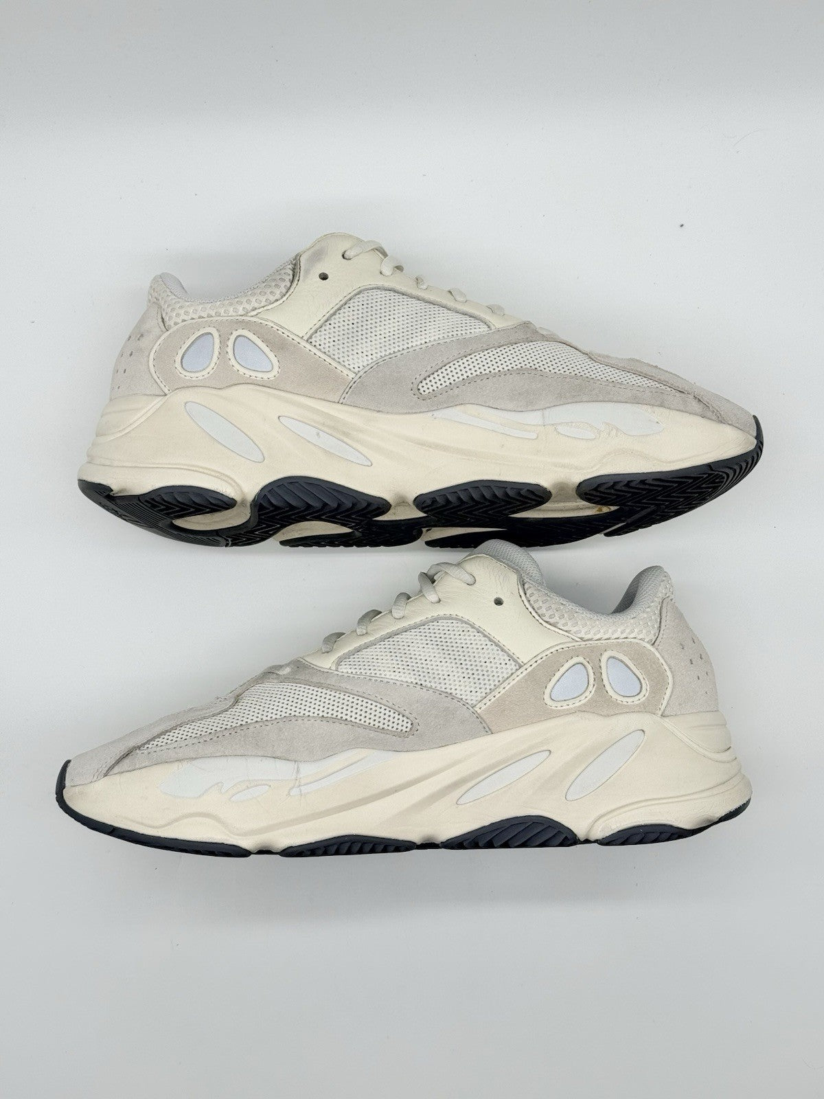 Size 11.5 - adidas Yeezy Boost 700 Low Analog