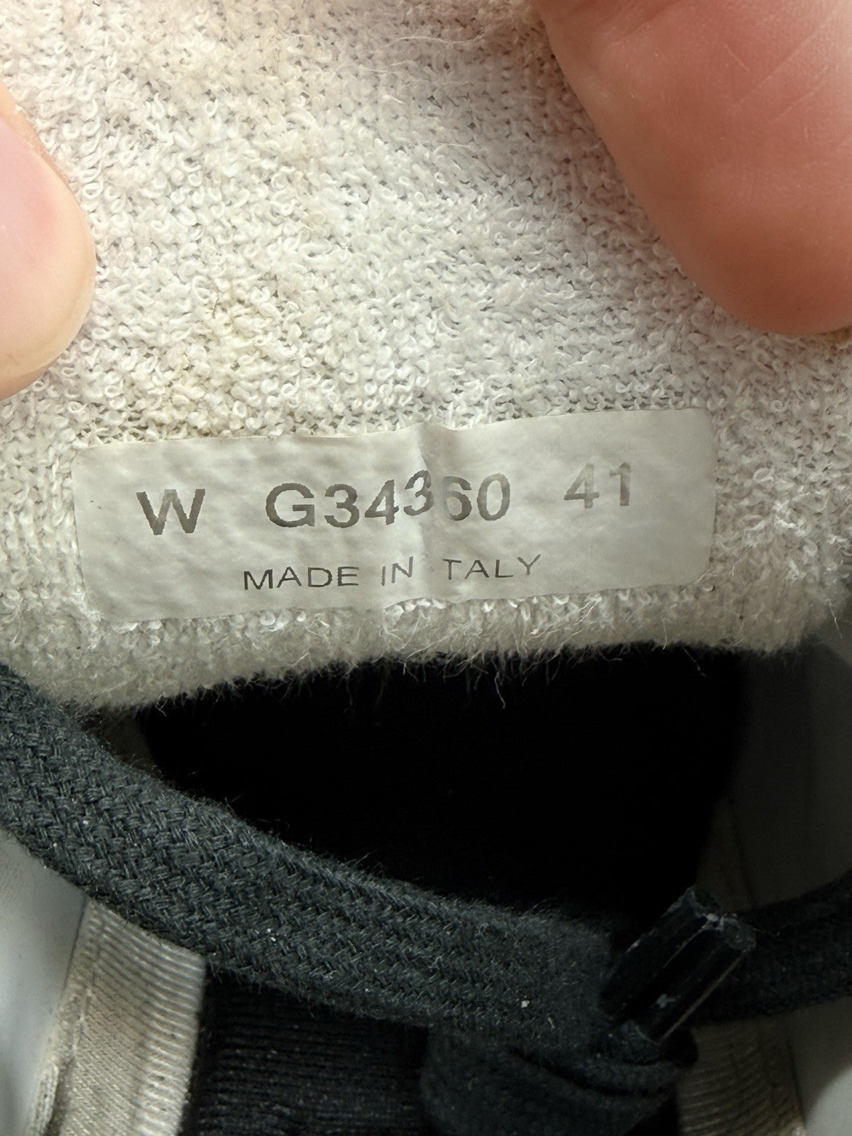 Size 8 - Chanel Sneaker Black White