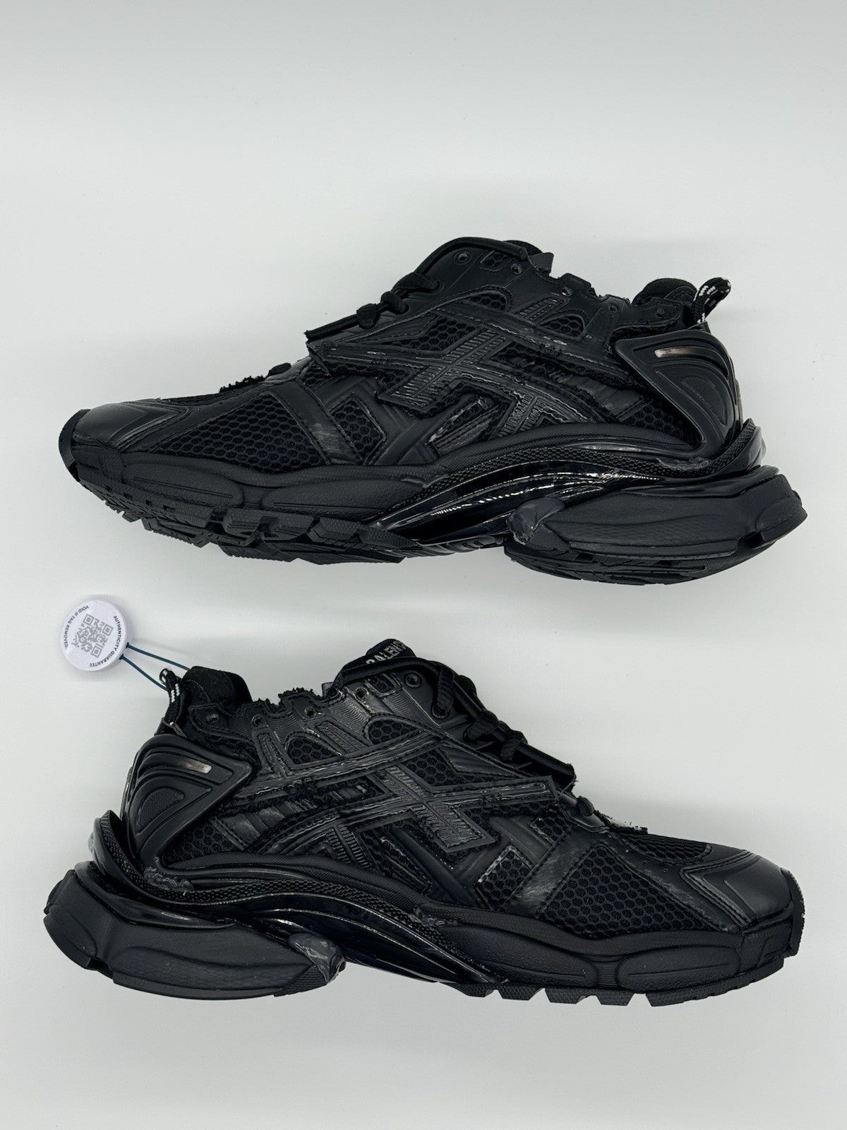 BRAND NEW Size 10 - Balenciaga Runner Sneaker Black