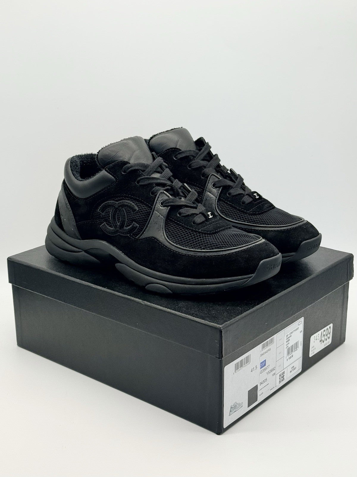 Size 8.5 - CHANEL CC Logo Low Black
