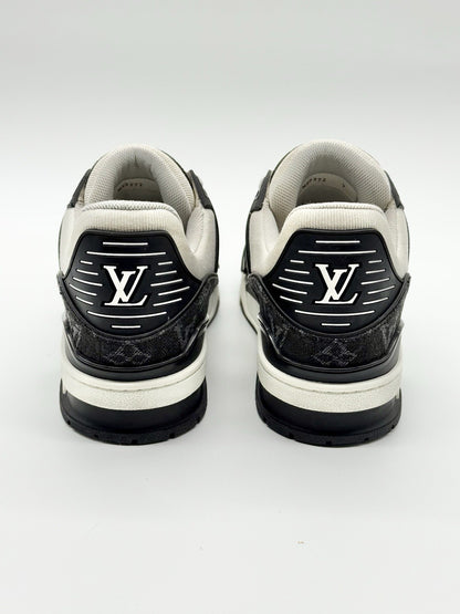 Size 8 - Louis Vuitton Trainer Low Black