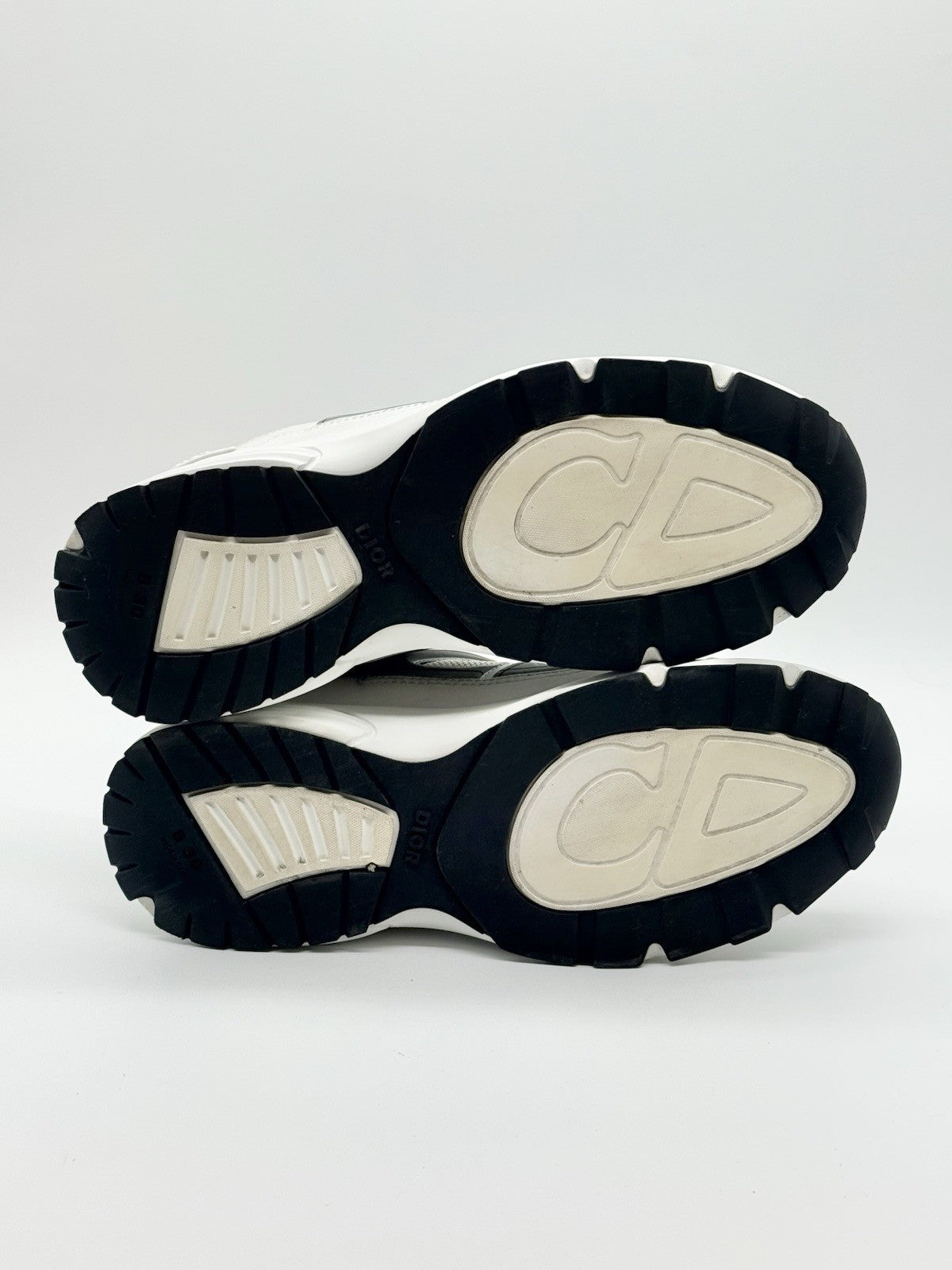 Size 10 - Dior B30 White Silver